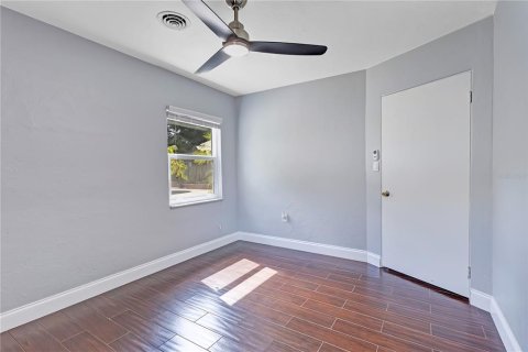 House in Orlando, Florida 3 bedrooms, 127.65 sq.m. № 2314379 - photo 27