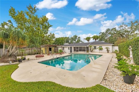House in Orlando, Florida 3 bedrooms, 127.65 sq.m. № 2314379 - photo 2