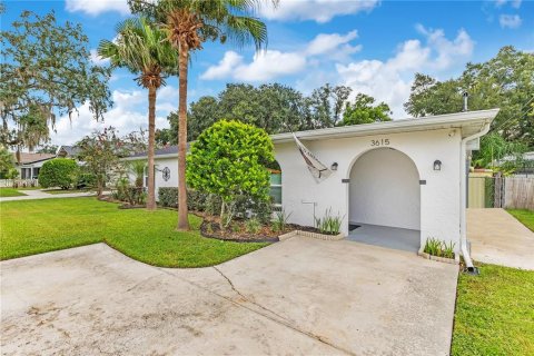 House in Orlando, Florida 3 bedrooms, 127.65 sq.m. № 2314379 - photo 5