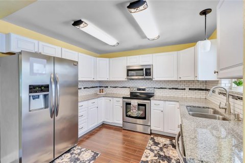 House in Orlando, Florida 3 bedrooms, 127.65 sq.m. № 2314379 - photo 9