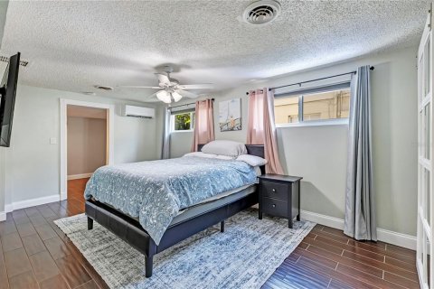 House in Orlando, Florida 3 bedrooms, 127.65 sq.m. № 2314379 - photo 16
