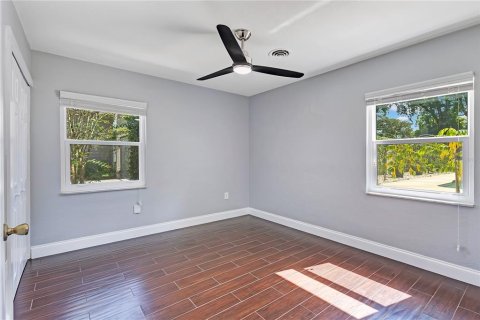 House in Orlando, Florida 3 bedrooms, 127.65 sq.m. № 2314379 - photo 25