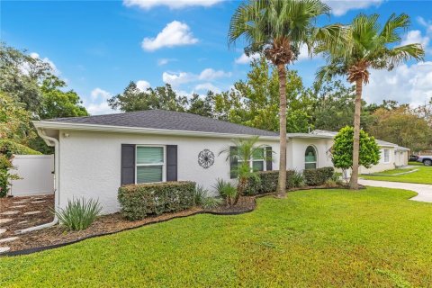 House in Orlando, Florida 3 bedrooms, 127.65 sq.m. № 2314379 - photo 3
