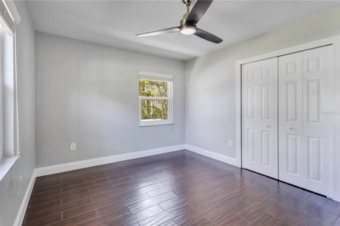 House in Orlando, Florida 3 bedrooms, 127.65 sq.m. № 2314379 - photo 23