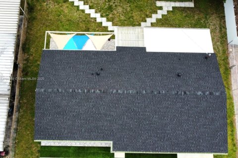 House in Miami Gardens, Florida 3 bedrooms, 113.53 sq.m. № 2018728 - photo 28