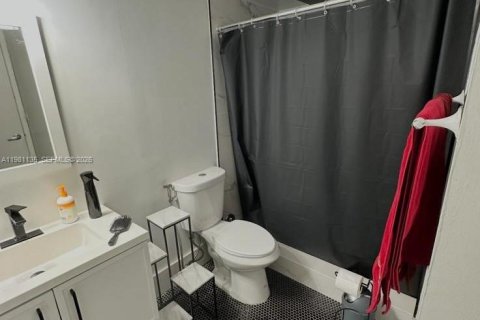 Condominio en alquiler en Miramar, Florida, 3 dormitorios, 100.33 m2 № 2057869 - foto 20