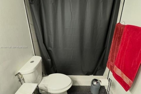 Condominio en alquiler en Miramar, Florida, 3 dormitorios, 100.33 m2 № 2057869 - foto 19