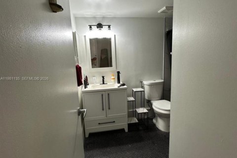 Condominio en alquiler en Miramar, Florida, 3 dormitorios, 100.33 m2 № 2057869 - foto 21