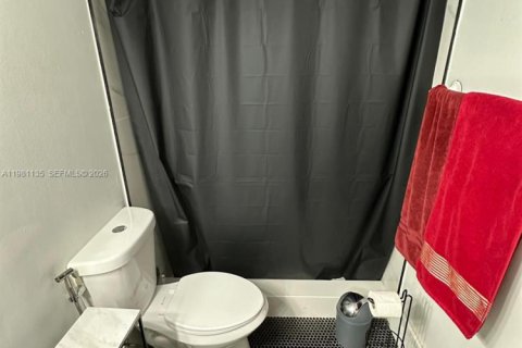 Condominio en alquiler en Miramar, Florida, 3 dormitorios, 100.33 m2 № 2057869 - foto 23