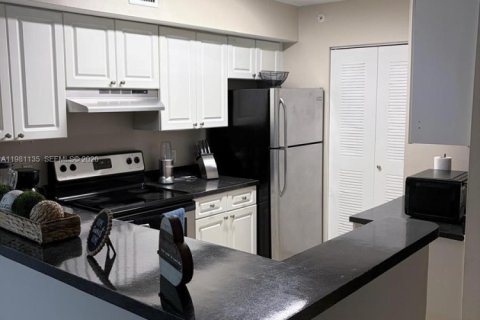 Condominio en alquiler en Miramar, Florida, 3 dormitorios, 100.33 m2 № 2057869 - foto 6