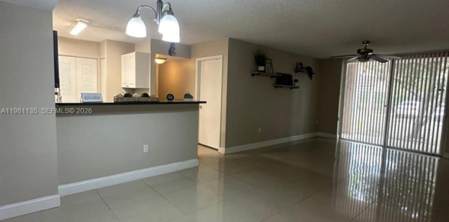 Condominio en Miramar, Florida, 3 dormitorios  № 2057869