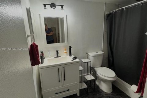 Condominio en alquiler en Miramar, Florida, 3 dormitorios, 100.33 m2 № 2057869 - foto 17