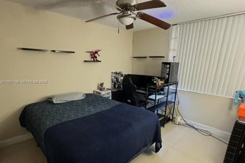 Condominio en alquiler en Miramar, Florida, 3 dormitorios, 100.33 m2 № 2057869 - foto 11