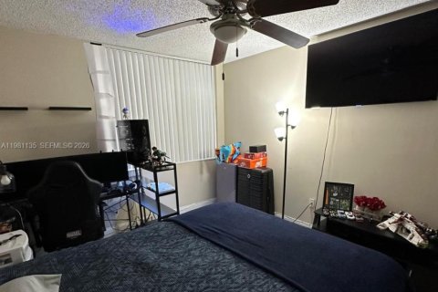 Condominio en alquiler en Miramar, Florida, 3 dormitorios, 100.33 m2 № 2057869 - foto 15