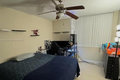 Condominio en alquiler en Miramar, Florida, 3 dormitorios, 100.33 m2 № 2057869 - foto 10