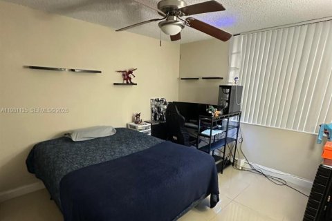 Condominio en alquiler en Miramar, Florida, 3 dormitorios, 100.33 m2 № 2057869 - foto 12