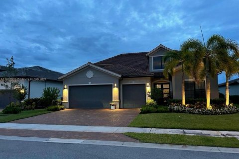 Снять в аренду виллу или дом в Юпитер, Флорида 4 спальни, 358.23м2, № 1970906 - фото 14