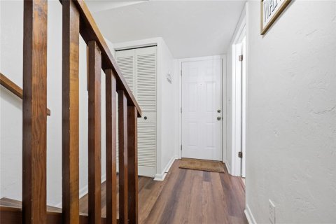 Townhouse in Gainesville, Florida 3 bedrooms, 102.75 sq.m. № 2151176 - photo 5