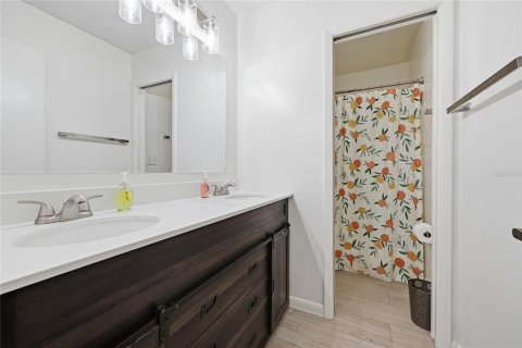 Townhouse in Gainesville, Florida 3 bedrooms, 102.75 sq.m. № 2151176 - photo 23