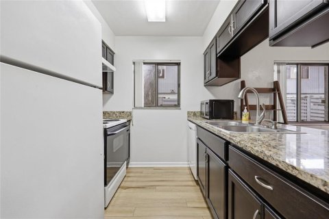 Townhouse in Gainesville, Florida 3 bedrooms, 102.75 sq.m. № 2151176 - photo 15
