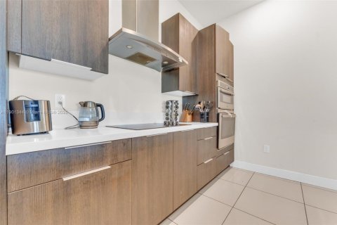 Casa en venta en Miami Lakes, Florida, 5 dormitorios, 283.35 m2 № 1951678 - foto 3