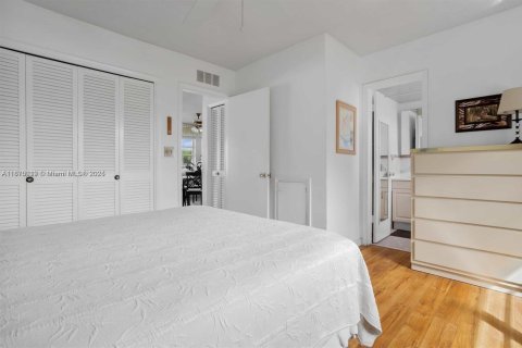Condo in Dania Beach, Florida, 1 bedroom  № 1897024 - photo 8
