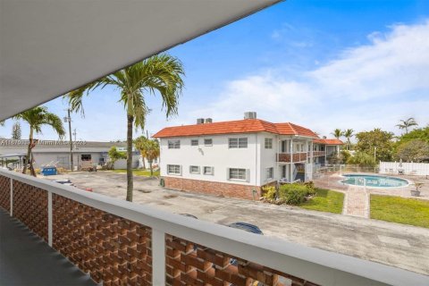 Condo in Dania Beach, Florida, 1 bedroom  № 1897024 - photo 11