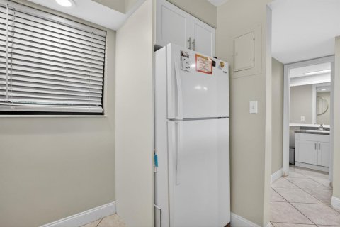 Condominio en venta en Pompano Beach, Florida, 1 dormitorio, 75.25 m2 № 2247675 - foto 10
