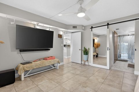 Condominio en venta en Pompano Beach, Florida, 1 dormitorio, 75.25 m2 № 2247675 - foto 20