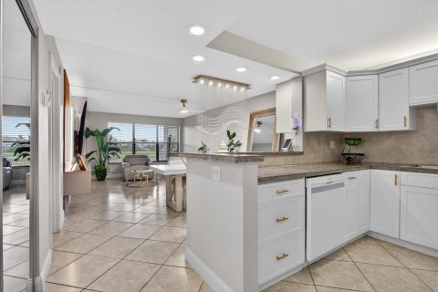 Condominio en venta en Pompano Beach, Florida, 1 dormitorio, 75.25 m2 № 2247675 - foto 4