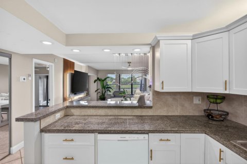 Condominio en venta en Pompano Beach, Florida, 1 dormitorio, 75.25 m2 № 2247675 - foto 2