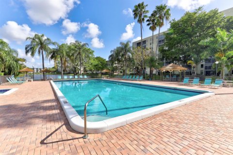 Condominio en venta en Pompano Beach, Florida, 1 dormitorio, 75.25 m2 № 2247675 - foto 29