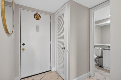Condominio en venta en Pompano Beach, Florida, 1 dormitorio, 75.25 m2 № 2247675 - foto 3