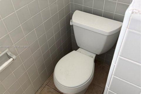 Appartement à louer à Hallandale Beach, Floride: 1 chambre, 60.39 m2 № 2035603 - photo 5