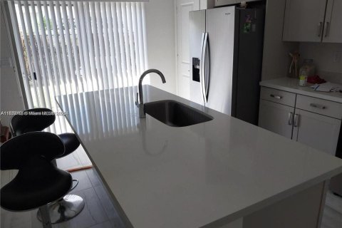 Townhouse in Homestead, Florida 4 bedrooms, 169.64 sq.m. № 1705337 - photo 5