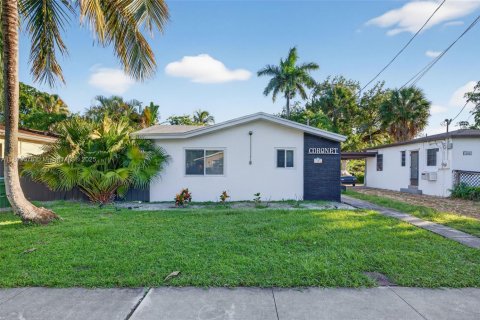 Commercial property in Fort Lauderdale, Florida 141.77 sq.m. № 1953130 - photo 16