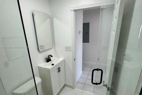 Снять в аренду виллу или дом в Майами, Флорида 3 спальни, 150.41м2, № 1992291 - фото 8