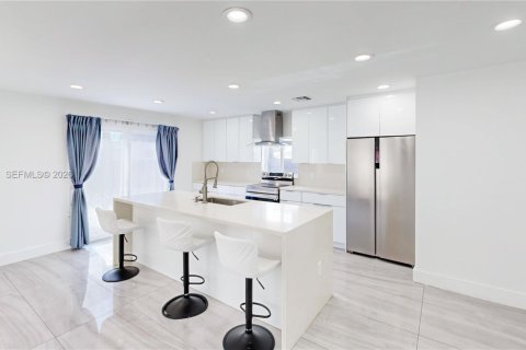 Снять в аренду виллу или дом в Майами, Флорида 4 спальни, 210.89м2, № 2009935 - фото 13