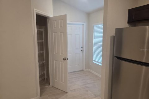 Appartement à louer à Englewood, Floride: 2 chambres, 95.32 m2 № 2426902 - photo 4