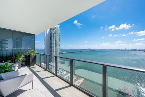 Condo in Miami, Florida, 3 bedrooms  № 2042207