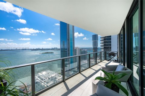 Condo in Miami, Florida, 3 bedrooms  № 2042207 - photo 2