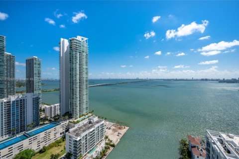 Condo in Miami, Florida, 3 bedrooms  № 2042207 - photo 26