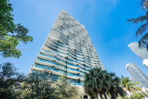 Condo in Miami, Florida, 3 bedrooms  № 2042207 - photo 3