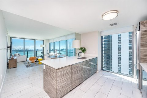 Condo in Miami, Florida, 3 bedrooms  № 2042207 - photo 12