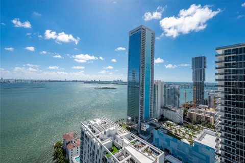 Condo in Miami, Florida, 3 bedrooms  № 2042207 - photo 27