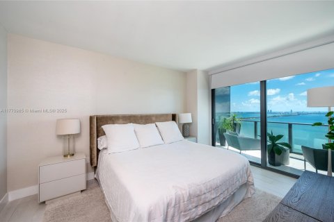 Condo in Miami, Florida, 3 bedrooms  № 2042207 - photo 14