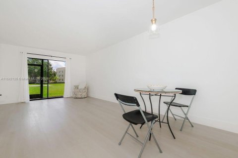 Condominio en venta en Sunrise, Florida, 2 dormitorios, 75.25 m2 № 1988947 - foto 8