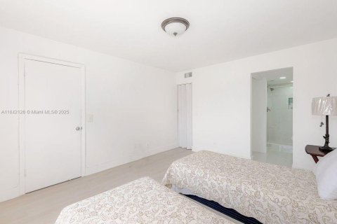 Condominio en venta en Sunrise, Florida, 2 dormitorios, 75.25 m2 № 1988947 - foto 11