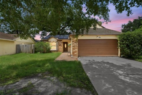 House in Orlando, Florida 3 bedrooms, 107.21 sq.m. № 2295259