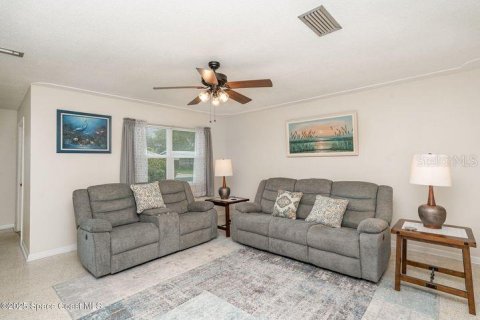 House in Merrit Island, Florida 3 bedrooms, 160.72 sq.m. № 1751535 - photo 4